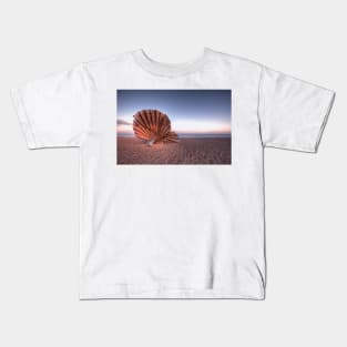 Scallop Sculpture Kids T-Shirt